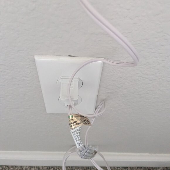 Night Sensor Christmas Candle - Picture 3 of 5